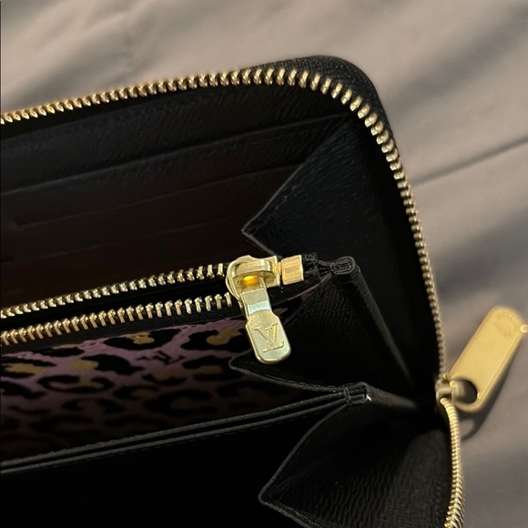 Louis Vuitton Wild at Heart Zippy Wallet - Picture 10 of 15